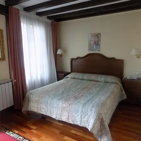 Itsasmin Ostatua Maison d'hôtes 2*