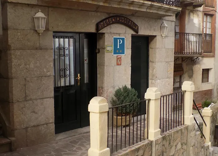 Itsasmin Ostatua Guest house Elanchove