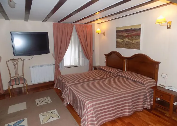 Itsasmin Ostatua 2* Elanchove