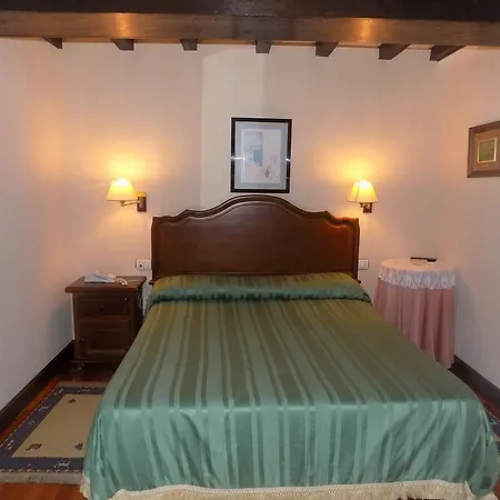 Itsasmin Ostatua Guest house Elanchove
