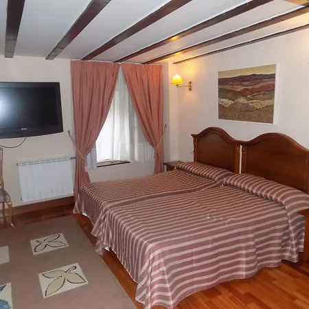 Itsasmin Ostatua 2* Elanchove